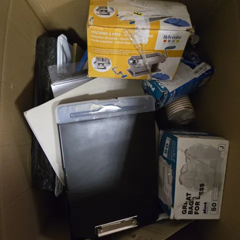 APPROXIMATELY 15 ASSORTED HOUSEHOLD PRODUCTS TO INCLUDE PASTA ROLLER, BIN BAGS, DISPOSABLE CUPS ETC - COLLECTION ONLY 