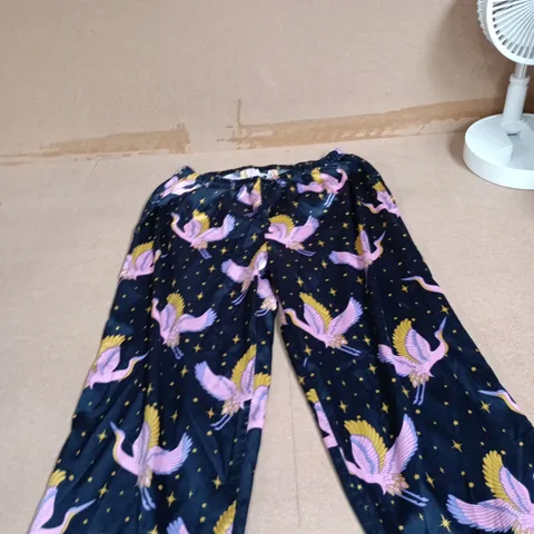 CHELSEA PEERS NEW YORK WOMEN'S PYJAMA BOTTOMS β NAVY FLAMINGO & STAR PRINT, SMALL
