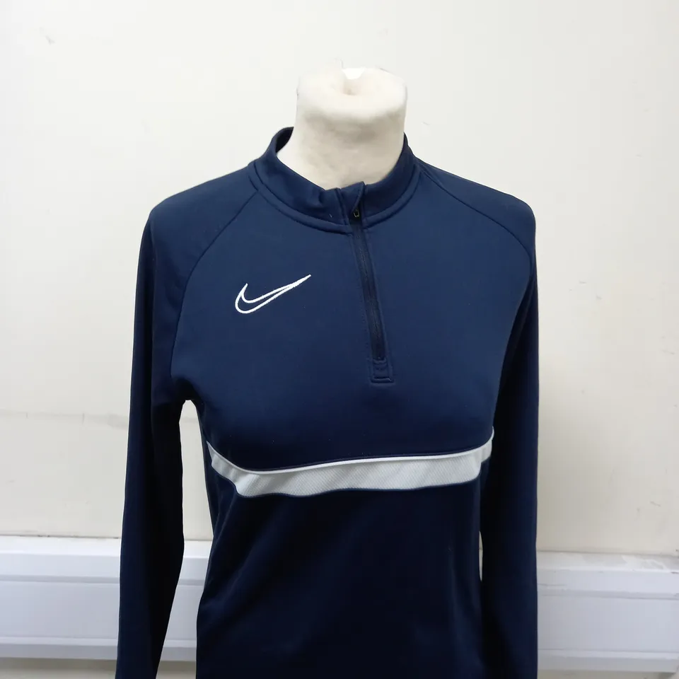 NIKE 1/4 ZIPPED JACKET SIZE L