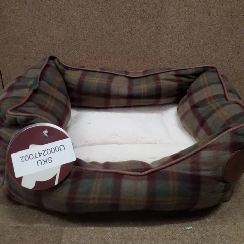 PETFACE COUNTRY CHECK SQUARE PET BED - SMALL