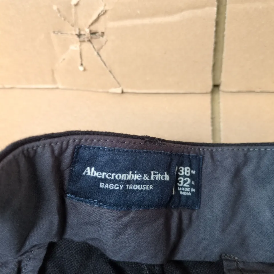 ABERCROMBIE & FITCH BAGGY TROUSERS – MEN'S, UK 38W X 32L, MADE IN INDIA