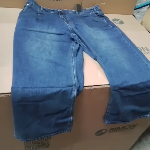 BOXED BRAND NEW APPROXIMATELY 15 SIMPLY BE PLEAT DETAIL JEANS MID BLUE SIZE 24R