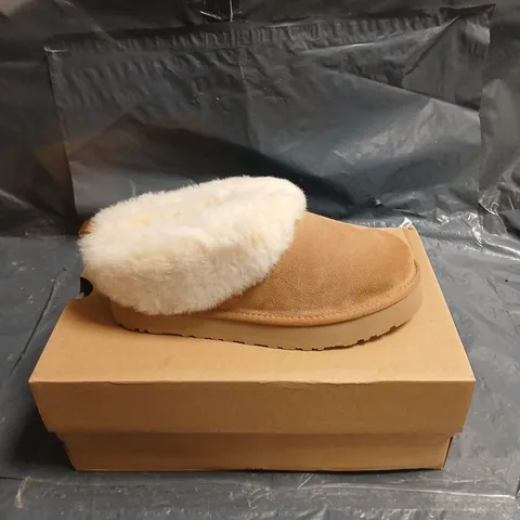 UGG-STYLE TAN SUEDE SLIPPERS WITH WHITE SHEARLING LINING UK 3