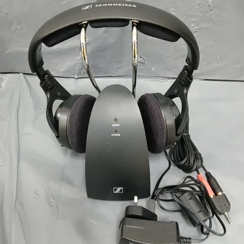 SENNHEISER WIRELESS HEADPHONES WITH STAND