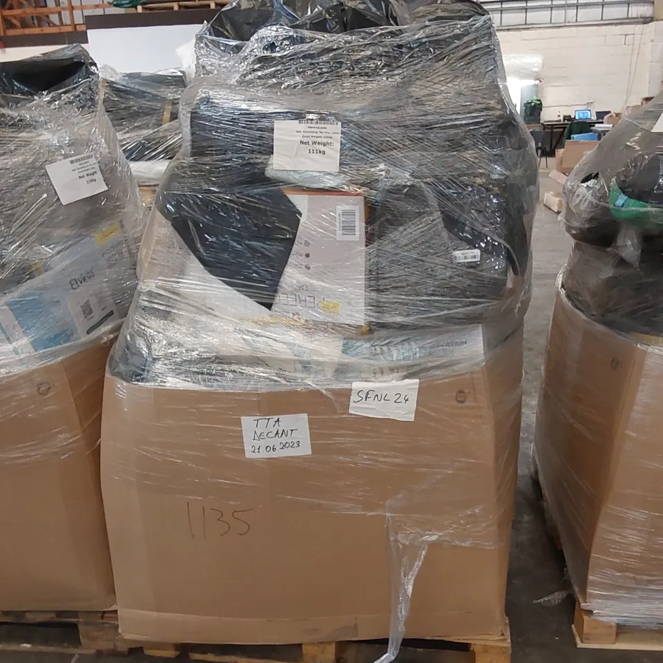 PALLET OF ASSORTED BEDROOM AND COMFORT BASED PRODUCTS TO INCLUDE; PILLOWS, SUPPORT SEAT CUSHIONS AND SIMILARLY RELATED GOODS