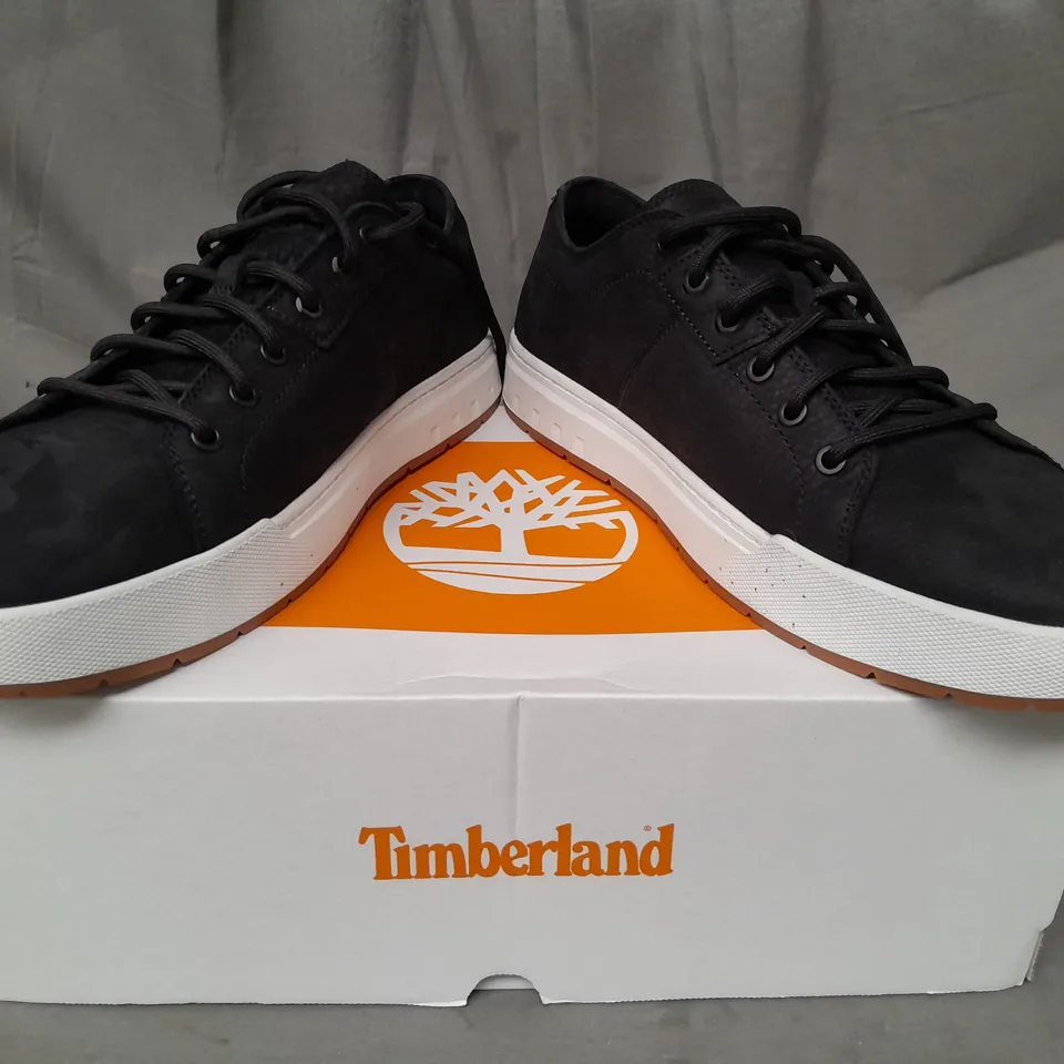 BOXED PAIR OF TIMBERLAND MAPLE GROVE LOW LACE SNEAKERS IN BLACK UK SIZE 11