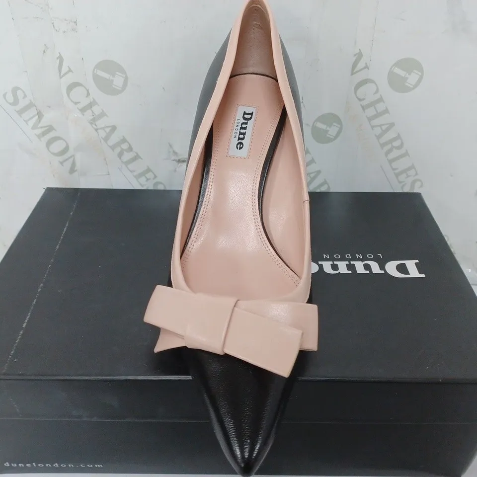 BOXED PAIR OF DUNE LONDON POINTED TOE HEELS IN BLACK/PINK - 5/38