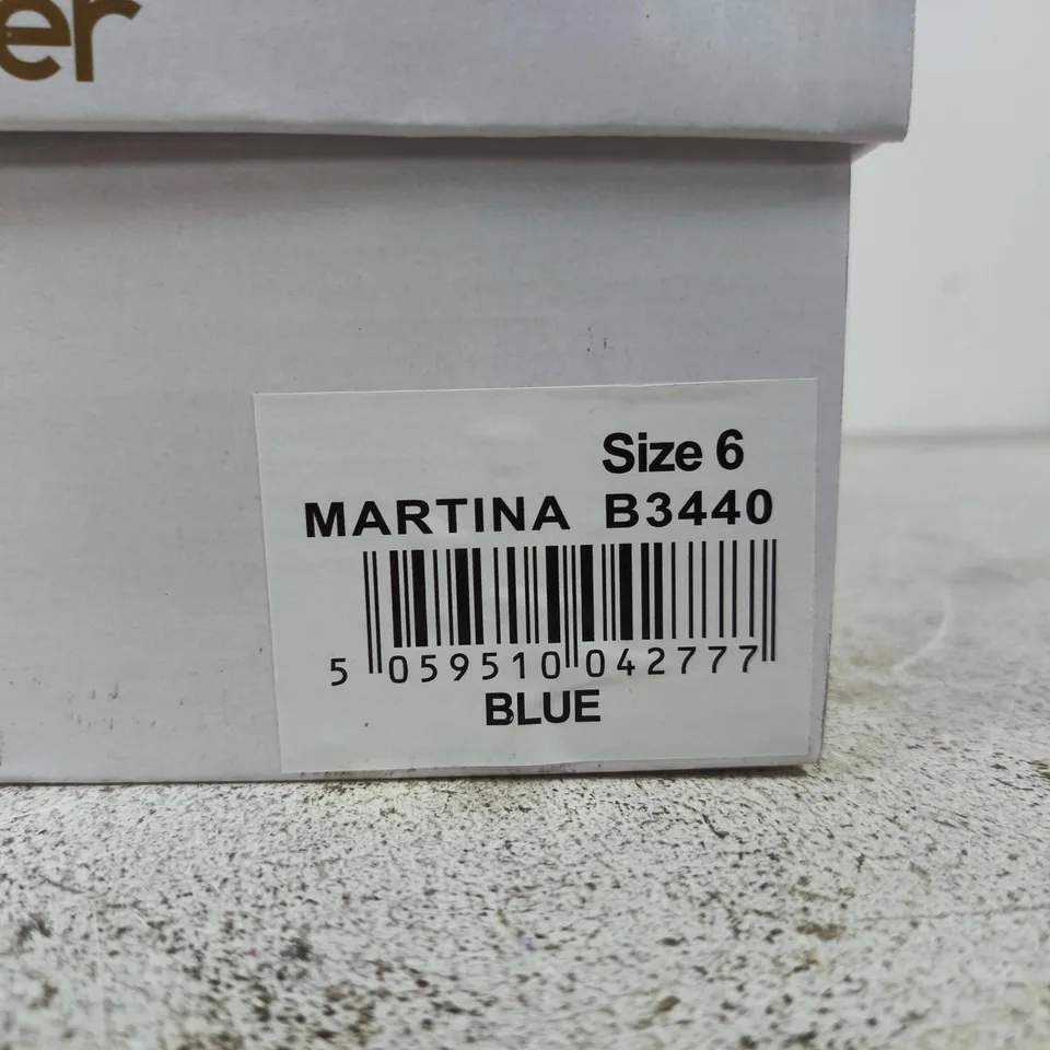 BOXED PAIR OF DR.KELLER MARTINA BLUE TRAINERS – UK SIZE 6