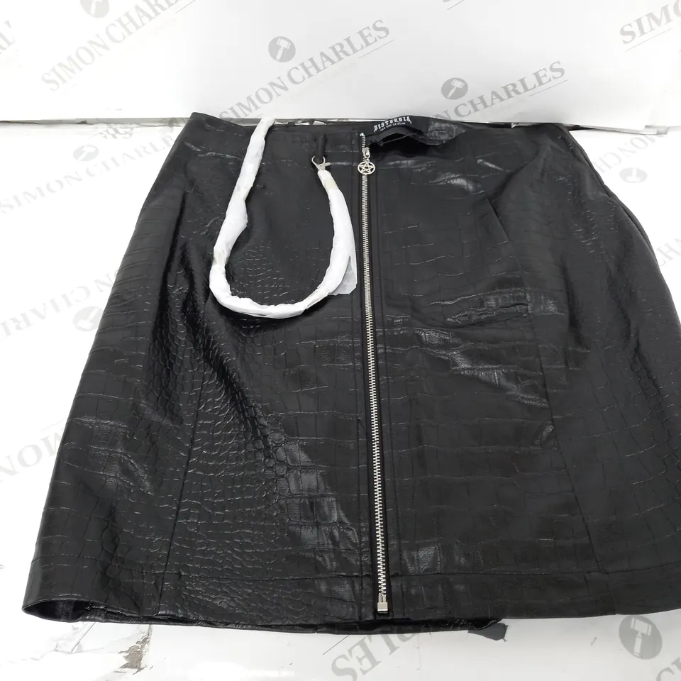 DISTURBIA ANTRUM ZIP FRONT MINI SKIRT IN BLACK - SIZE 12