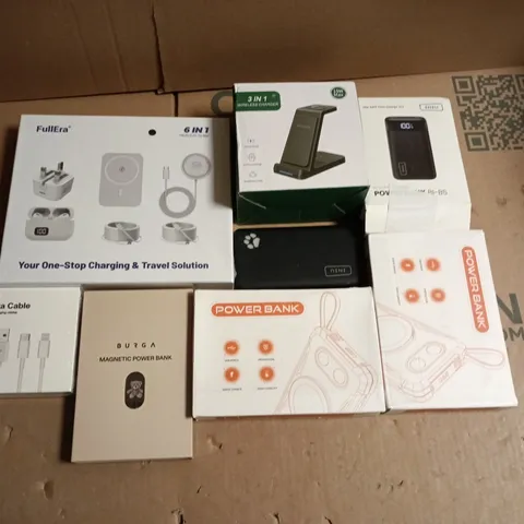 LOT OF APPROXIMATELY 13 ASSORTED TECH ITEMS TO INCLUDE POWER BANKS AND PHONE CASES