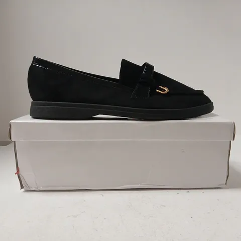 BOXED PAIR OF CM PARIS WOMEN'S LOAFERS N BLACK SIZE EU 40