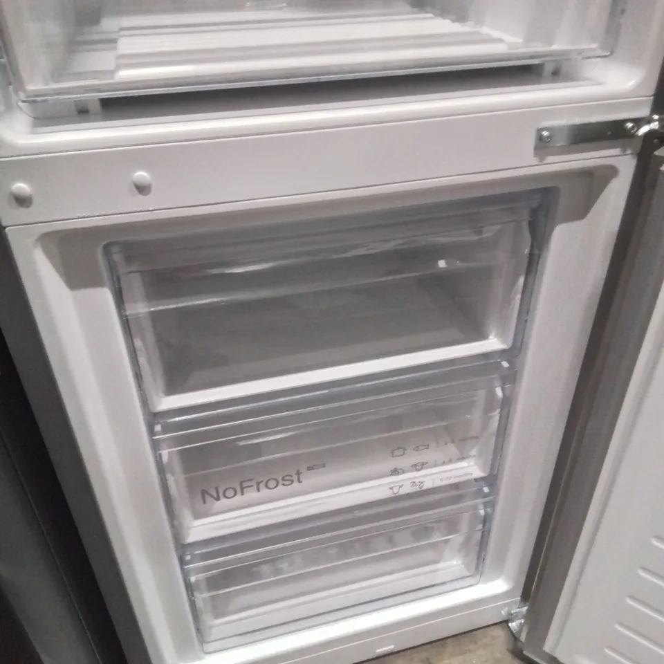 BOSH 60CM WIDE SILVER 70/30 FRIDGE FREEZER