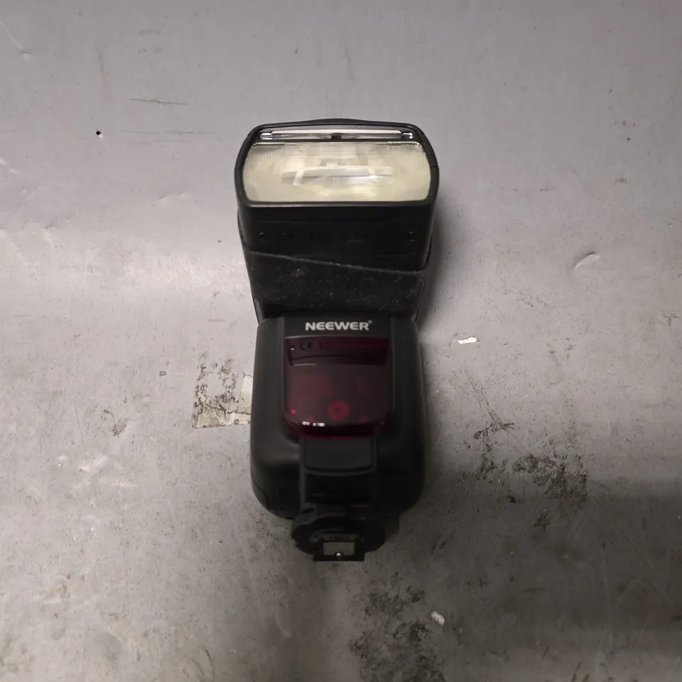 NEEWER NW880S CAMERA LIGHT 