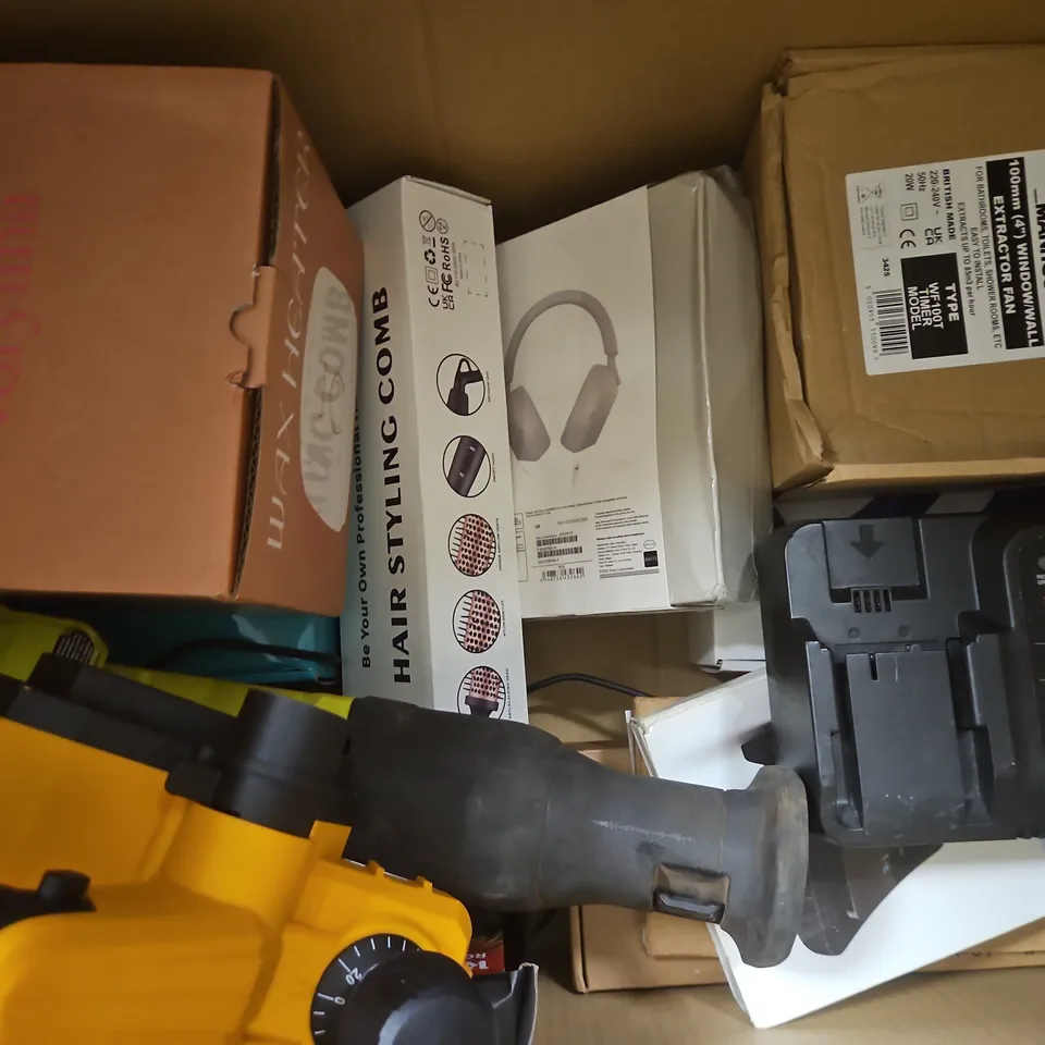 BOX OF APPROXIMATELY 10 ASSORTED HOUSEHOLD ELECTRICAL ITEMS TO INCLUDE PEBBLE SHIMMER SOLAR MOOD LIGHTS, ETC - COLLECTION ONLY