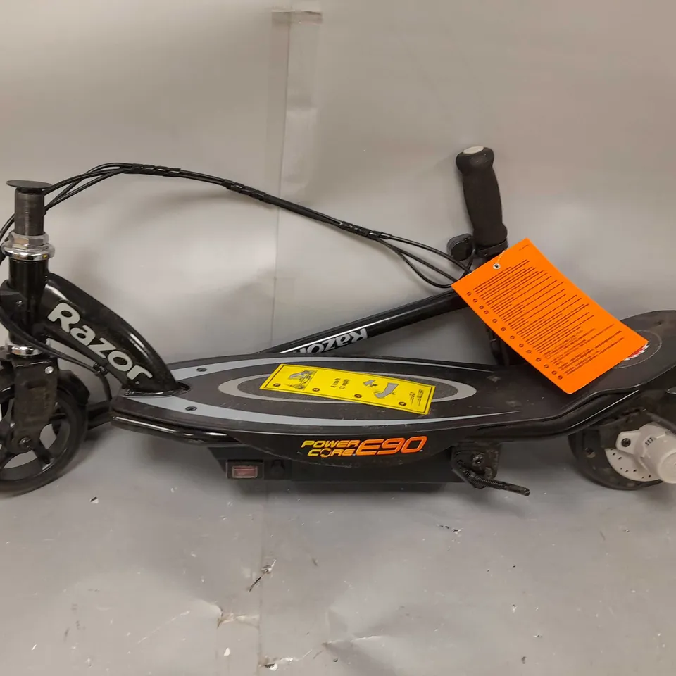 BOXED RAZOR POWERCORE E90 ELECTRIC SCOOTER IN BLACK - COLLECTION ONLY RRP £199.99