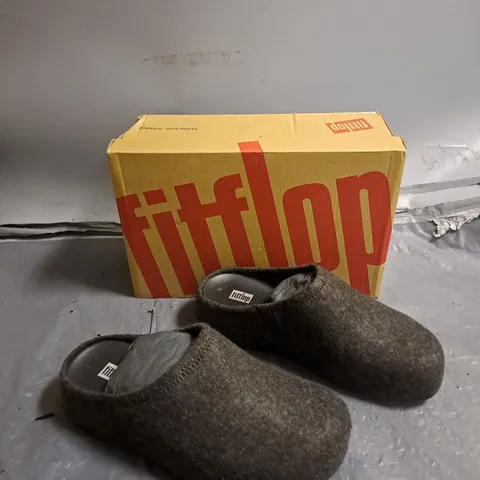 BOXED PAIR OF FITFLOP CUSHY FELT CLOG SLIPPERS BLACK UK 7