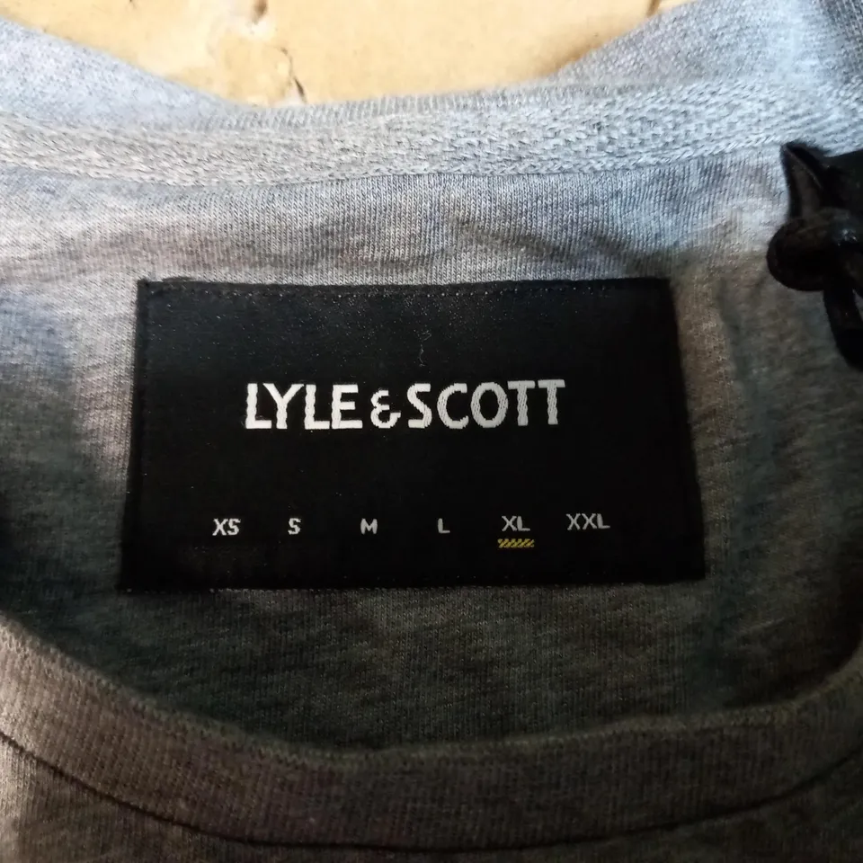 LYLE&SCOTT LONG SLEEVED T-SHIRT - SIZE XL