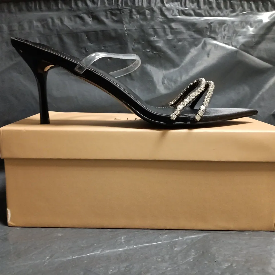 BOXED PAIR OF SIMMI LONDON OPEN TOE STILETTO HEEL SANDALS IN BLACK W. DIAMANTE EFFECT SIZE 7