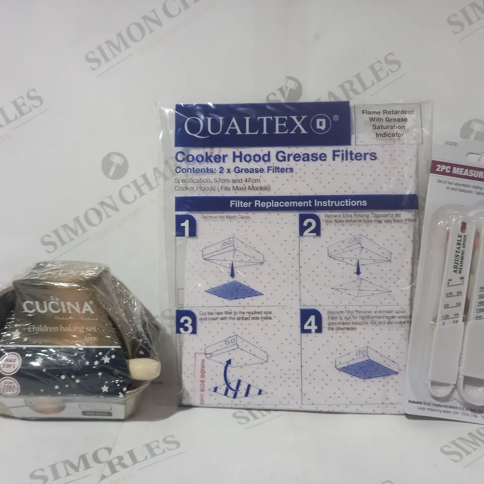 BOX OF APPROXIMATELY 20 ASSORTED HOUSEHOLD ITEMS TO INCLUDE 2PC MEASURING SPOONS, COOKER HOOD GREASE FILTERS, CHILDREN BAKING SET, ETC