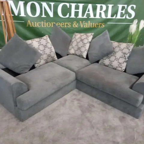 DESIGNER GREY FABRIC CORNER SOFA WITH SCATTER CUSHIONS