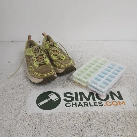 BOX OF APPROXIMATELY 15 ASSORTED ITEMS TO INCLUDE SHOES ETC.