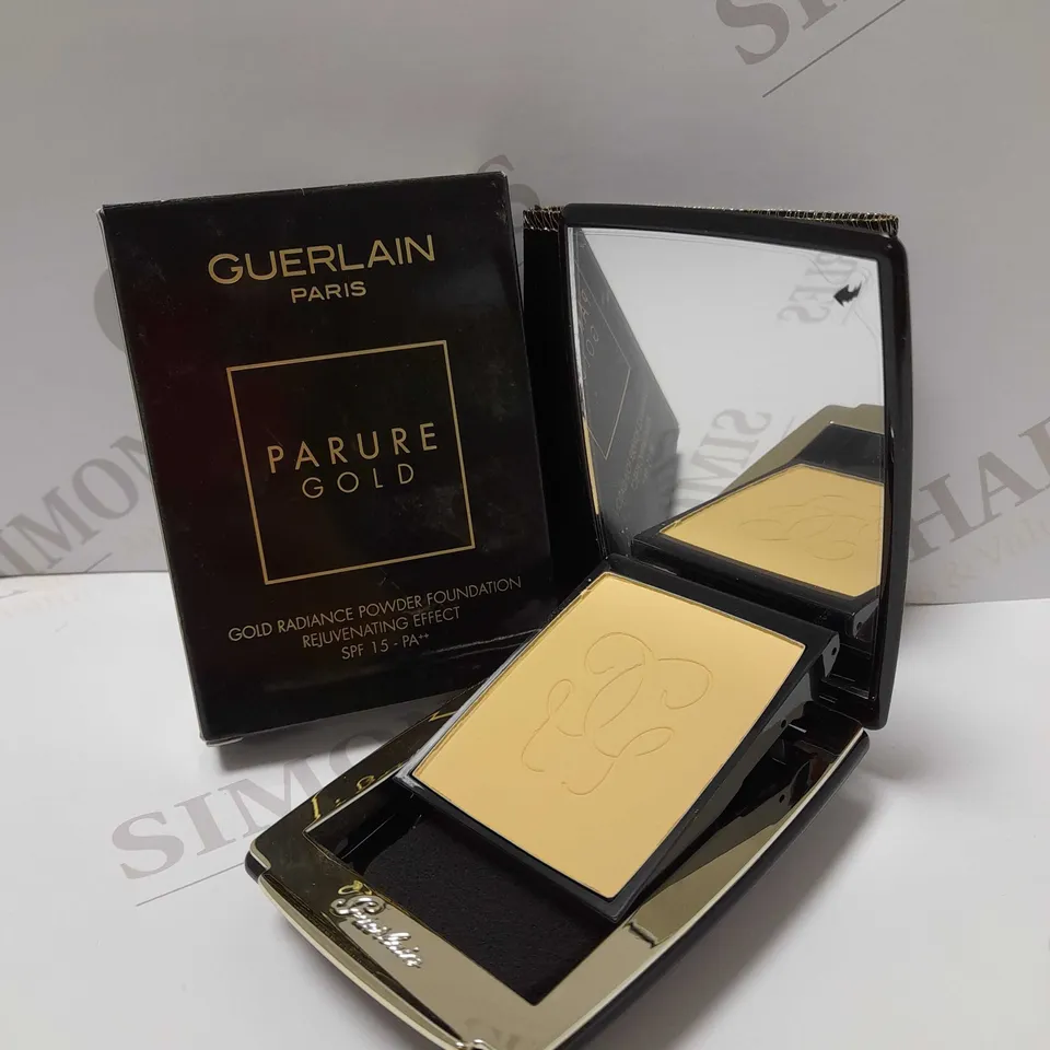 LADIES PARURE GOLD REJUVENATING GOLD RADIANCE POWDER FOUNDATION - 01 PALE BEIGE 