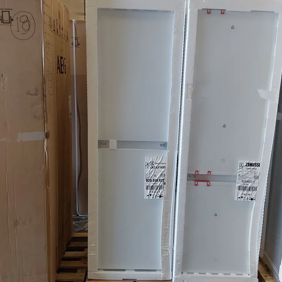 ELECTROLUX INTEGRATED 50/50 FRIDGE FREEZER Model LNT3LF18S5 RRP £675
