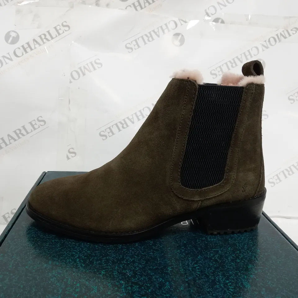 BOXED PAIR OF EMU AUSTRALIA ELLIN SUEDE DARK OLIVE ANKLE BOOTS - SIZE 7