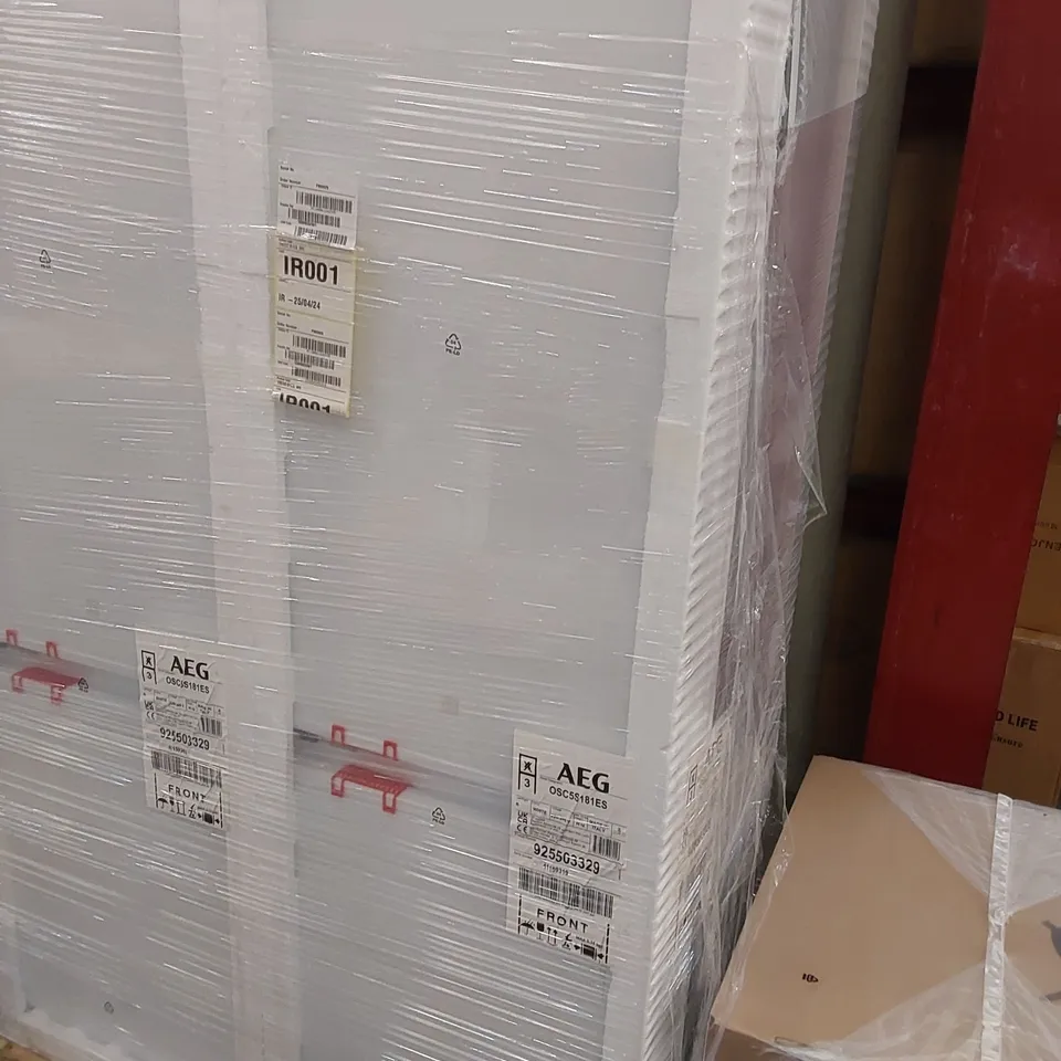 AEG OSC5S181ES LOW FROST INTEGRATED FRIDGE FREEZER, SLIDING HINGE, 70/30 RRP £500
