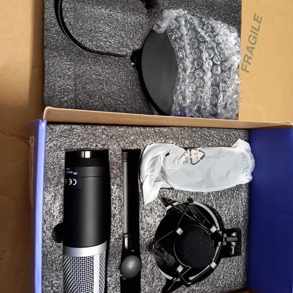 BOXED UM-910 DESKTOP PODCASTING USB MICROPHONE SET