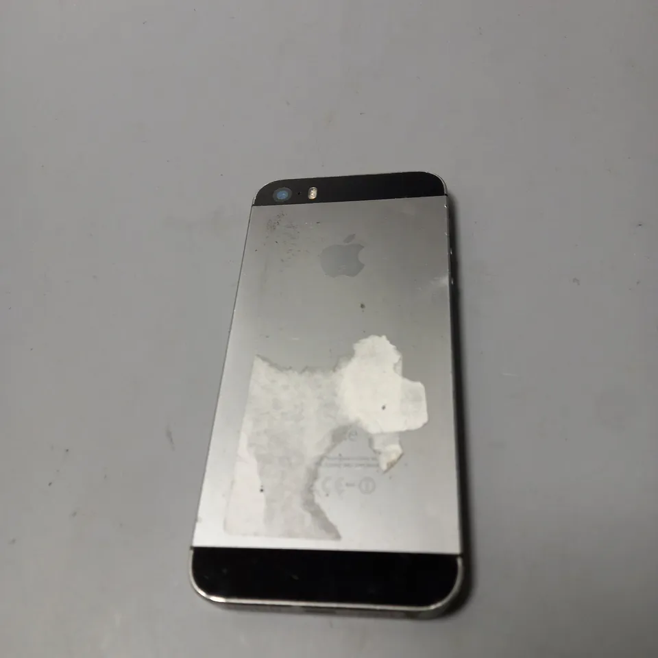 BOXED APPLE IPHONE SE SMARTPHONE 