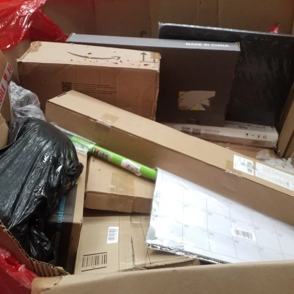 PALLET CONTAINING ASSORTED PRODUCTS INCLUDING DRYWALL ACCESS PANEL, VIBRATION PLATE, TELESCOPIC LADDER & FOLDING PET CREATE