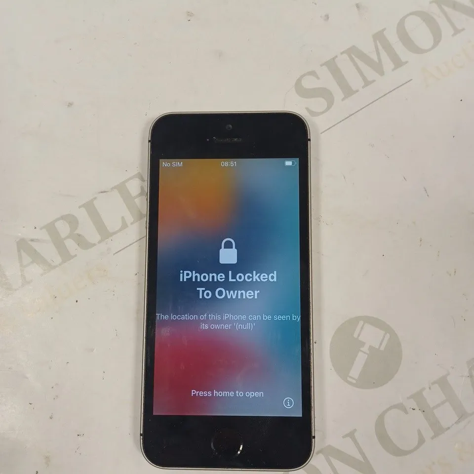 APPLE IPHONE SE SMARTPHONE 