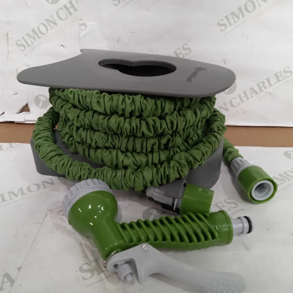 BUILDCRAFT EXPANDABLE HOSE WITH HOSE HOLDER AND NOZZLE