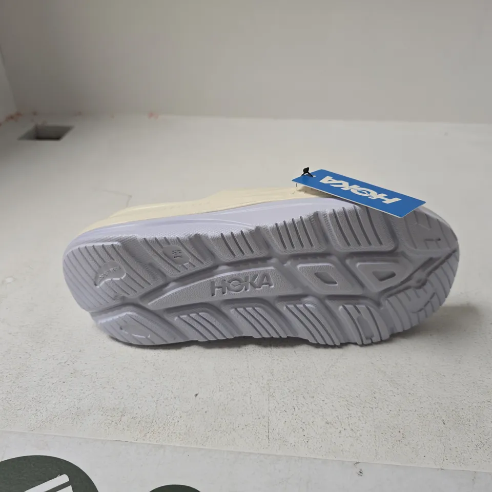 HOKA RECOVERY SLIDERS ALABASTER/AMBIENT BLUE UK 6.5 UNBOXED
