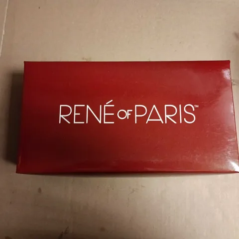 RENÉ OF PARIS WIG – MODEL 771 EVANNA TP – COLOUR ROSE GOLD-R