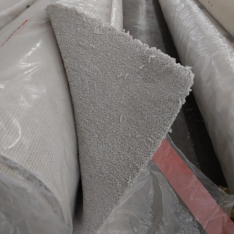 ROLL OF QUALITY PRIMO ULTRA ALLOY GREY CARPET // SIZE: 4.6 X 4m