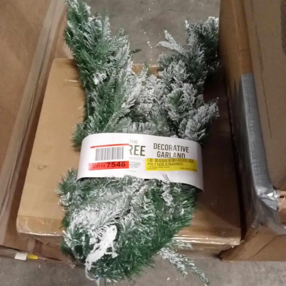 1.8m SNOWY LAPLAND GARLAND