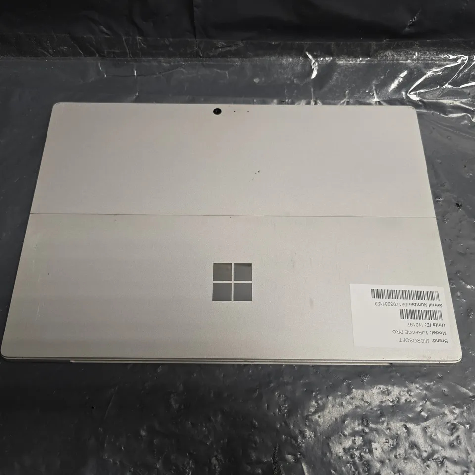 MICROSOFT SURFACE TABLET – SILVER (BOOT SCREEN ERROR)