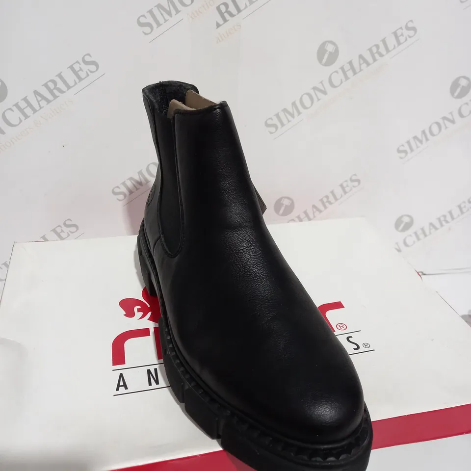 BOXED RIEKER M3854-00 CHUNKY ANKLE BOOTS - SIZE 6