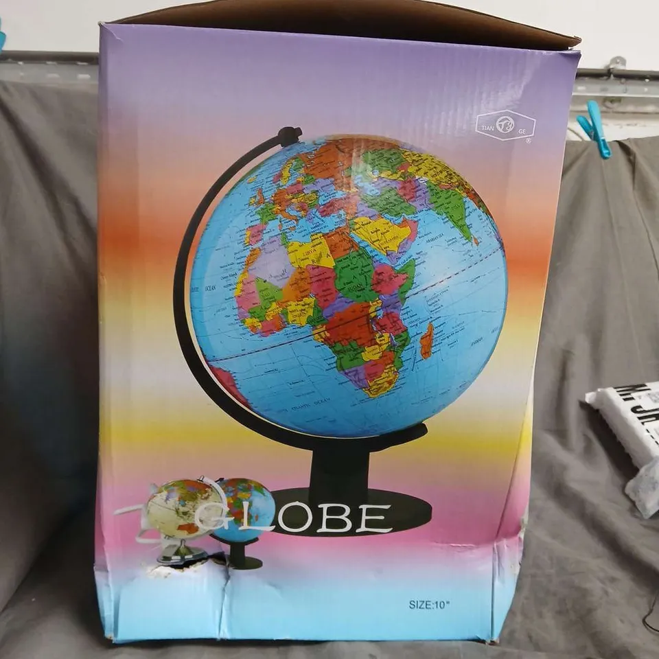 BOXED LIGHT GLOBE 10-INCH 