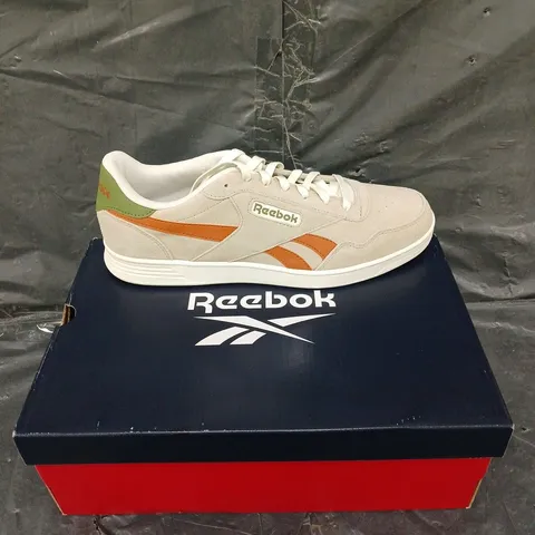 BOXED PAIR OF REEBOK COURT ADVANCE UNISEX TENNIS UK 9.5