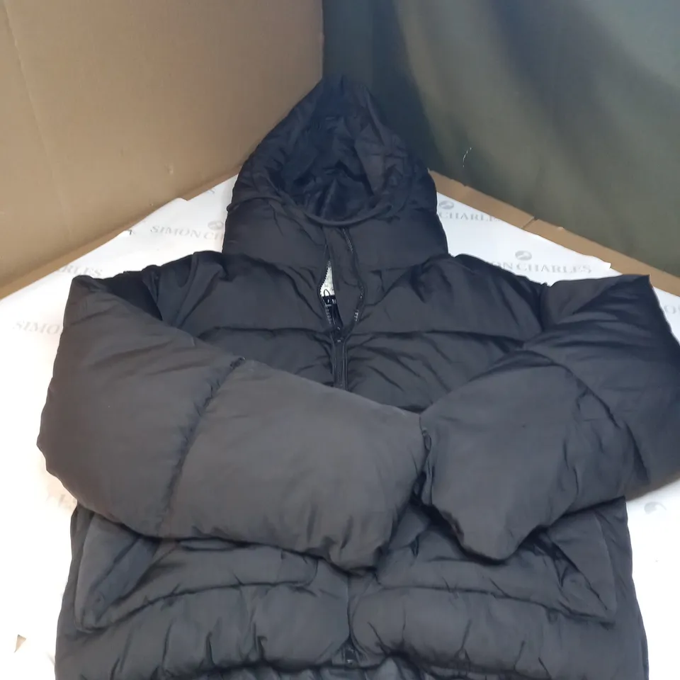 PULL AND BEAR PADDED COAT SIZE L