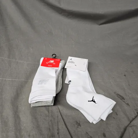 LOT OF 2 ASSORTED 3PACK SOCKS TO INCLUDE - NEW BALANCE CREW IN MULTI SIZE 9-11 - JORDAN EVERYDAY ANKLE IN WHITE SIZE 8-11