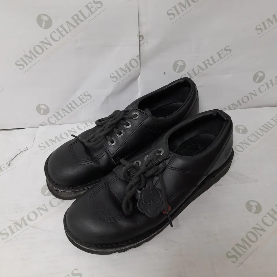 KICKERS SCHOOL SHOES IN BLACK SIZE 9