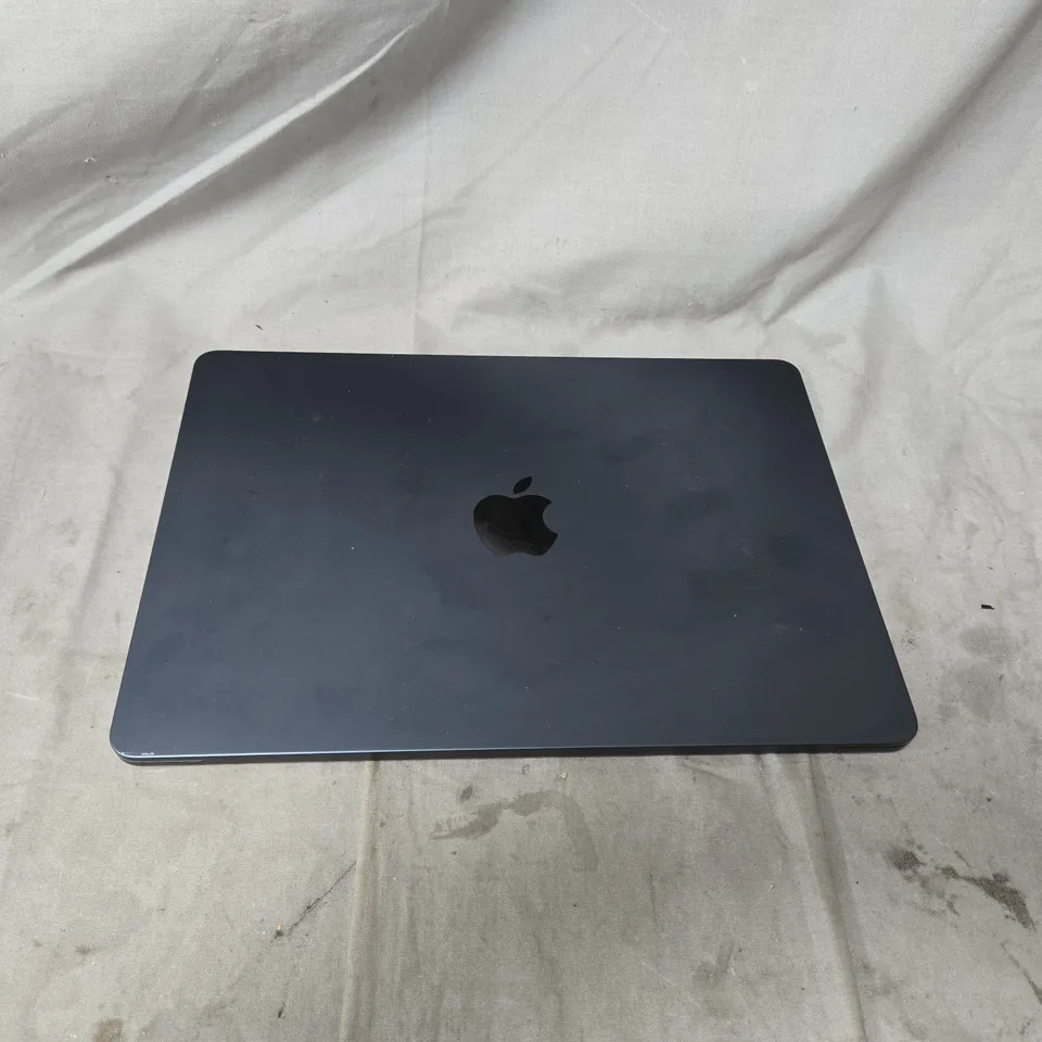 APPLE MACBOOK AIR LAPTOP – SPACE GRAY