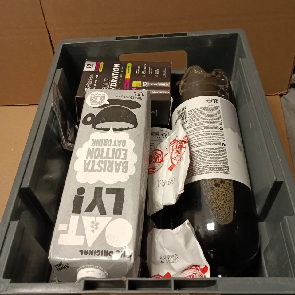 TOTE OF APPROXIMATELY 10 ASSORTED FOOD/DRINK ITEMS TO INCLUDE DIET COLA, OATLY, DAILY HYDRATION SACHETS, CUP A SOUP ETC