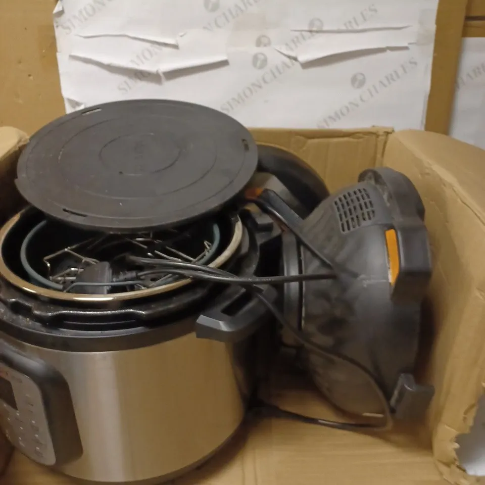 INSTANT POT DUO CRISP + AIR FRYER 8L MULTICOOKER