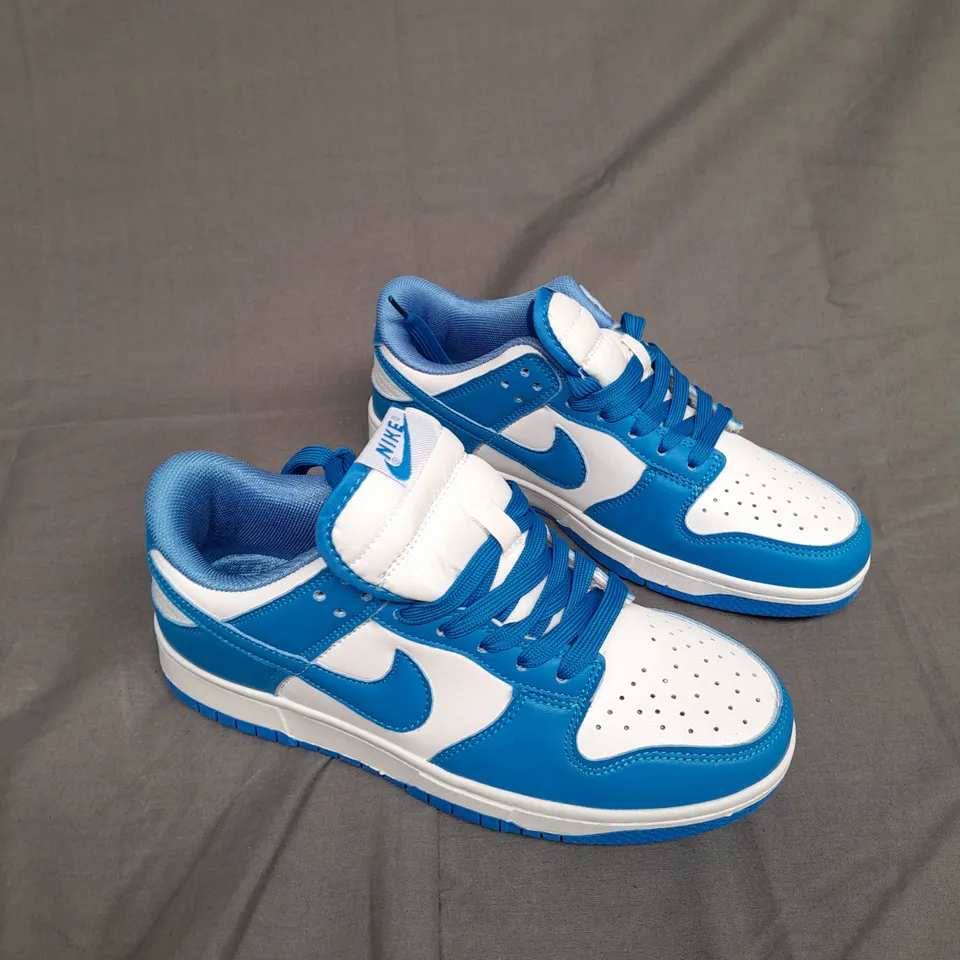 BOXED PAIR OF NIKE DUNKS LOW IN BLUE SIZE UK 5.5
