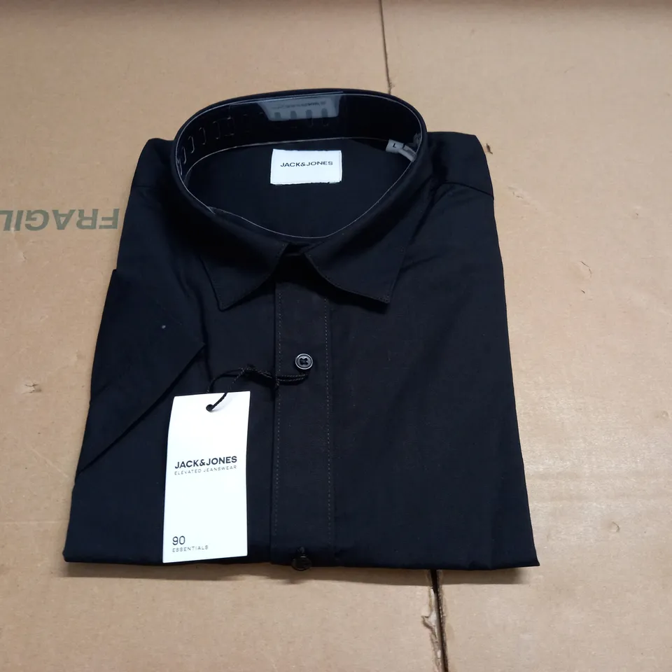 JACK & JONESBLACK SHORT SLEEVE SHIRT - L